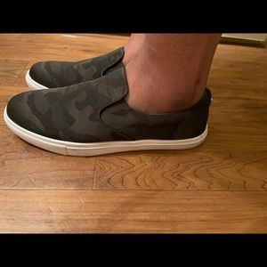 Steve Madden slip sneakers